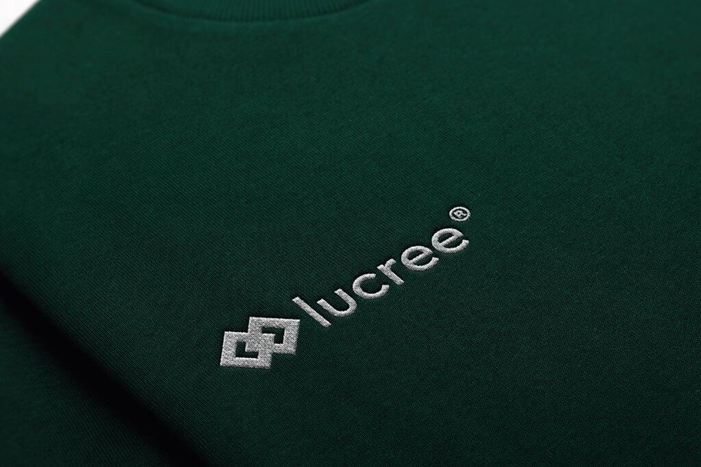 brand-creation-lucree-clothe-mockup